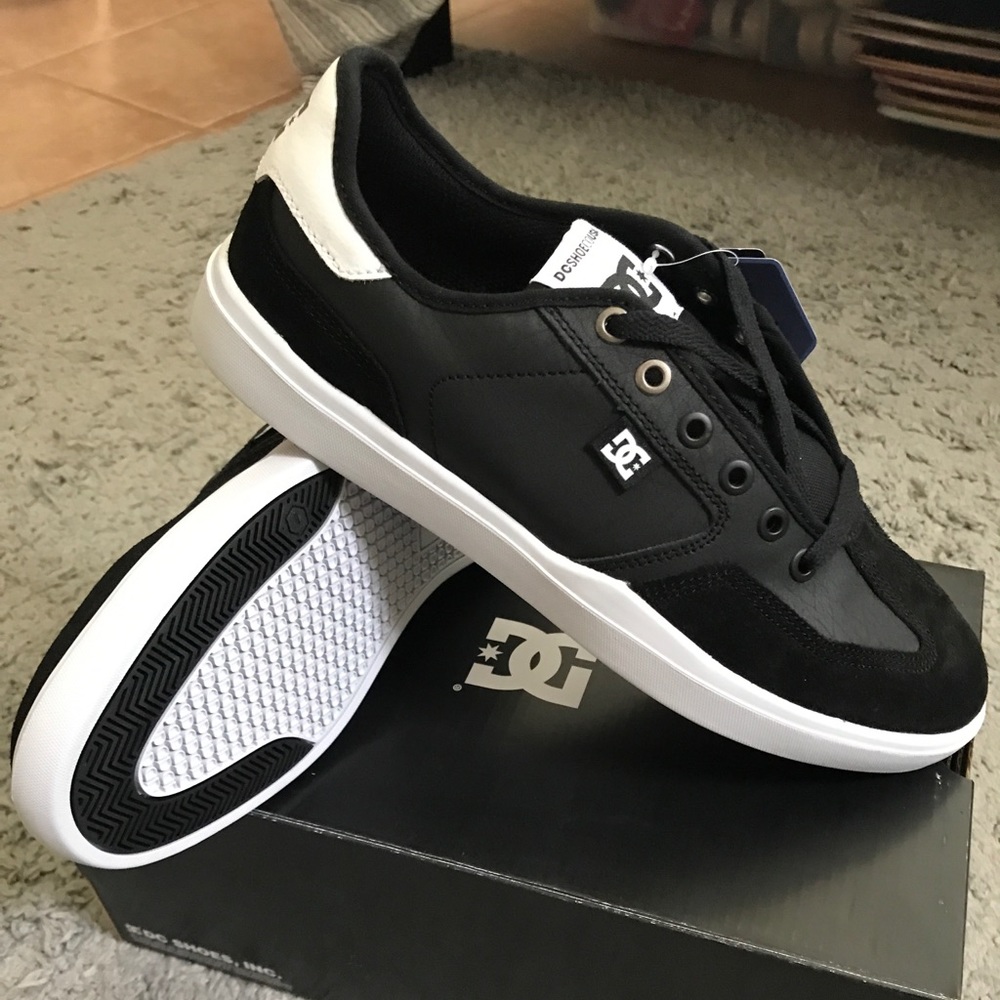 DC Shoes Size 9